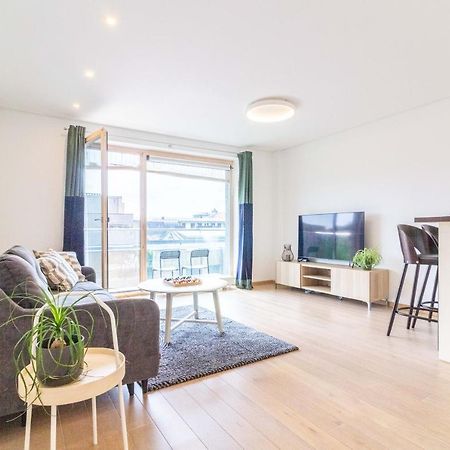 Cohost I Sunny Center Apt, Covered Parking, Balcony & Self Check-In Kaunas Esterno foto