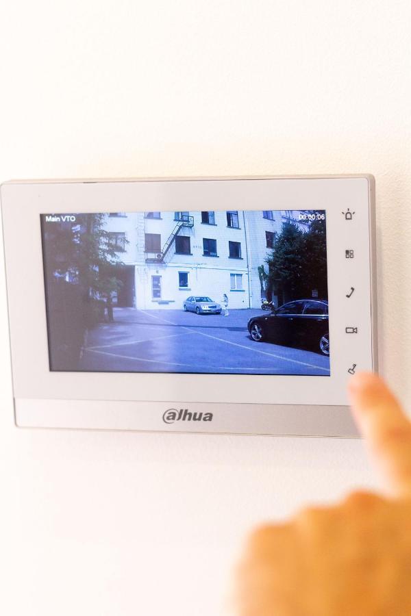Cohost I Sunny Center Apt, Covered Parking, Balcony & Self Check-In Kaunas Esterno foto